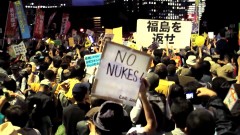 首相官邸の前でmain