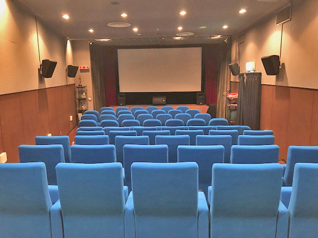 映写機交換のため休館日と内覧会のお知らせ